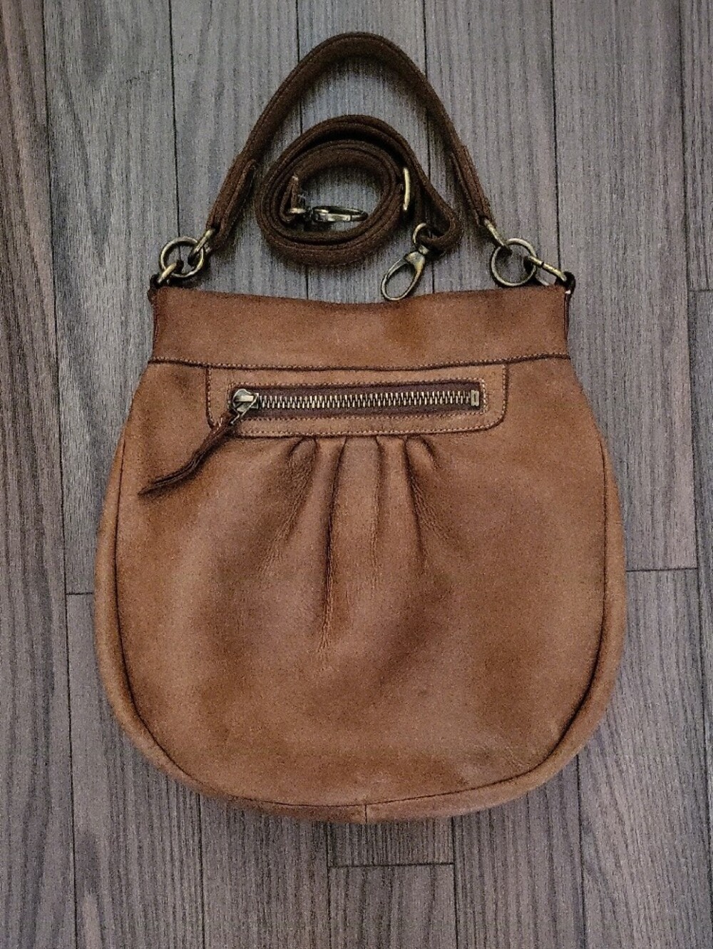 Roots Tribe Leather Shoulder Bag with Front Zip - Picture 5 of 10